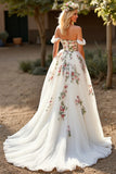 Robe de mariée en tulle blanc à épaules dénudées Une ligne brodée de traîne de balayage