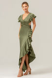 Olive une ligne col en V Robe de demoiselle d’honneur asymétrique en satin avec fente à volants