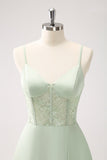 Vert spaghetti bretelles A-ligne Satin Long Corset Robe de demoiselle d’honneur avec fente