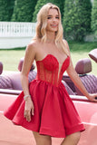 Robe de soirée Court rouge trapèze sans bretelles avec corset à volants courts et jolies perles