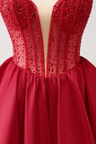 Robe de soirée court rouge à volants et sans bretelles avec perles