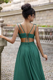 Robe de demoiselle d’honneur longue en mousseline de soie à col en V vert foncé avec lacets dans le dos