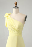 A Line One Shoulder Robe d’invitée de mariage longue jaune avec fente