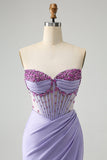 Sirène violet clair sans bretelles froncée perlée corset robe de bal avec fente