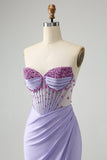 Sirène violet clair sans bretelles froncée perlée corset robe de bal avec fente