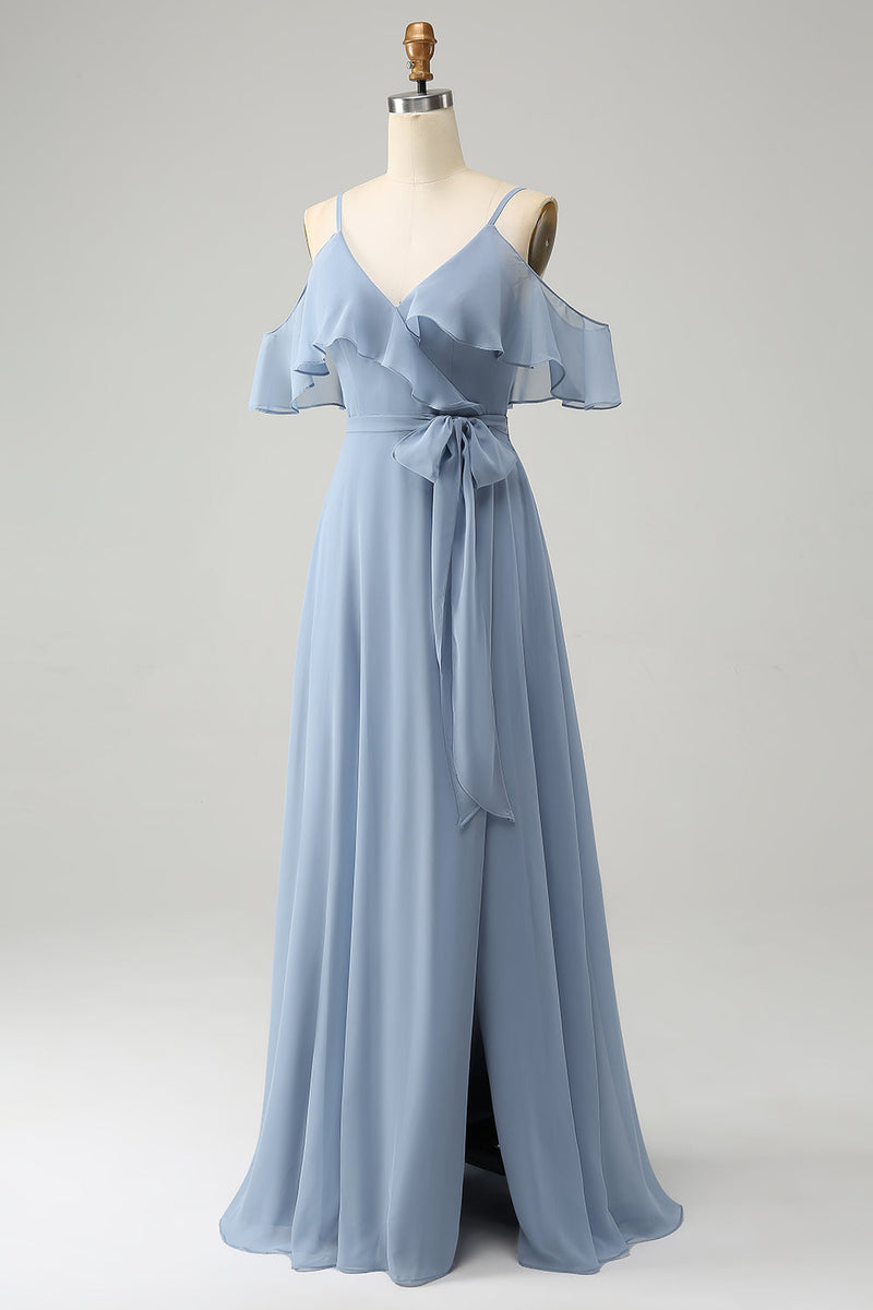 Charger l&#39;image dans la galerie, Robe de demoiselle d’honneur en mousseline de soie à bretelles spaghetti bleu gris et col en V avec fente