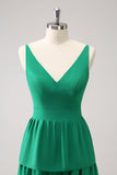 Robe de demoiselle d’honneur longue à niveaux à col en V vert