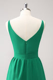 Robe de demoiselle d’honneur longue à niveaux à col en V vert