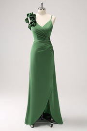 Robe de demoiselle d’honneur en satin plissé vert olive avec fente