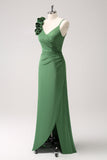 Robe de demoiselle d’honneur en satin plissé vert olive avec fente