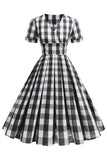 Robe noire à carreaux à carreaux vintage des années 1950