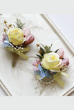 Corsage de poignet de bal abricot et boutonnière pour homme pour mariage