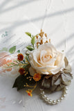 Corsage de poignet élégant de bal de fard à joues et boutonnière pour hommes pour fête de mariage