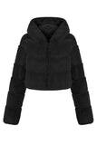 Manteau court zippé en fausse fourrure moelleuse noire