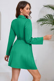 Robe de cocktail courte plissée verte avec noeud