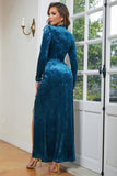 Robe de bal bleue à col haut à manches longues en velours