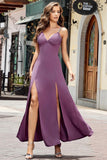 Robe de bal longue moulante à bretelles spaghetti violettes avec fente