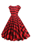 Robe trapèze à carreaux rouges et noirs à col en V des années 1950
