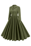 Robe plissée à revers crantés vert armée des années 1950 avec manches longues