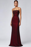 Robe de demoiselle d'honneur sirène noire et rouge à bretelles fines perlée
