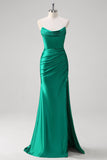 Robe de bal longue sans bretelles en satin froncé vert sirène avec fente