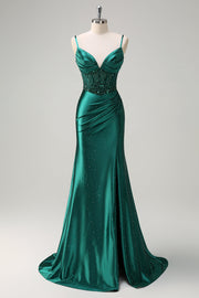 Robe de soirée longue vert foncé scintillant sirène bustier perlé bretelles fines avec fente
