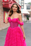 Robe de bal corset longue à épaules dénudées à plusieurs niveaux fuchsia avec perles