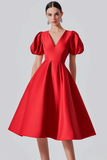 Robe formelle en satin rouge à manches bouffantes