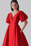 Robe formelle en satin rouge à manches bouffantes