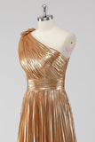 Robe formelle a-trapèze métallisée asymétrique dorée dorée