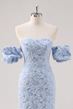 Robe formelle bleue florale longueur thé avec manches bouffantes