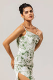 Robe de demoiselle d’honneur à col bénitier gainée florale verte avec fente