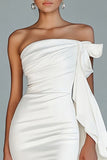 Robe formelle blanche sans bretelles sirène à volants
