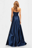 Perlé bleu marine Une ligne Sweetheart Satin scintillant Robe formelle avec fente