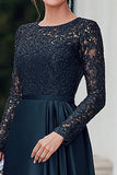 Robe de mère de la mariée en dentelle de satin bleu marine à manches longues