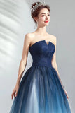 Robe longue soirée plissée en tulle sans bretelles bleu marine