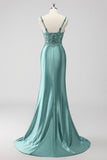 Robe de soirée longue froncée en satin à paillettes vertes avec fente