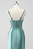 Robe de soirée longue froncée en satin à paillettes vertes avec fente