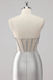 Robe de soirée longue sirène en satin perlé gris avec fente