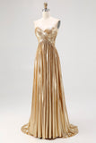 Robe de soirée longue plissée en satin doré chic avec décolleté en V profond et coupe trapèze
