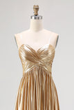 Robe de soirée longue plissée en satin doré chic avec décolleté en V profond et coupe trapèze