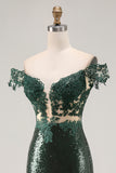 Robe de soirée longue vert foncé à épaules dénudées et broderie à sequins