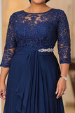 Élégant bleu marine une ligne col bateau en mousseline de soie longue mère de la mariée robe avec appliques de dentelle