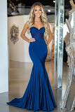 Sirène bleu royal scintillante Sweetheart froncé perlé longue robe de bal