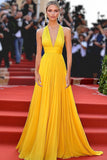 Robe de gala en mousseline de soie froncée à col en V profond jaune A Line
