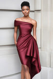 Robe de gala moulante à une épaule à volants bordeaux longueur genou