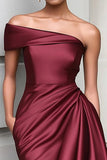 Robe de gala moulante à une épaule à volants bordeaux longueur genou