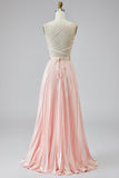 Une ligne robe de bal rose plissée à col en V avec fente