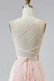 Une ligne robe de bal rose plissée à col en V avec fente