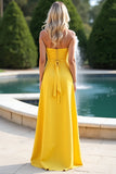 Robe de demoiselle d’honneur fourreau à fente haute fente jaune Sweetheart avec cravate au dos